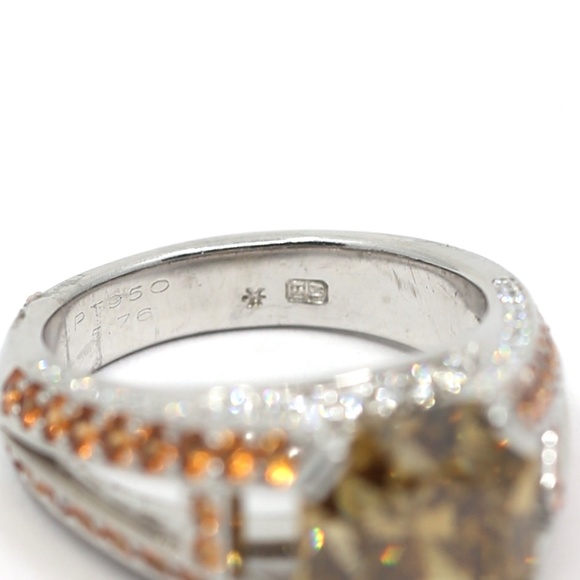 Harry Winston 5.76 Carat Diamond Engagement Ring - Picture 10 of 16